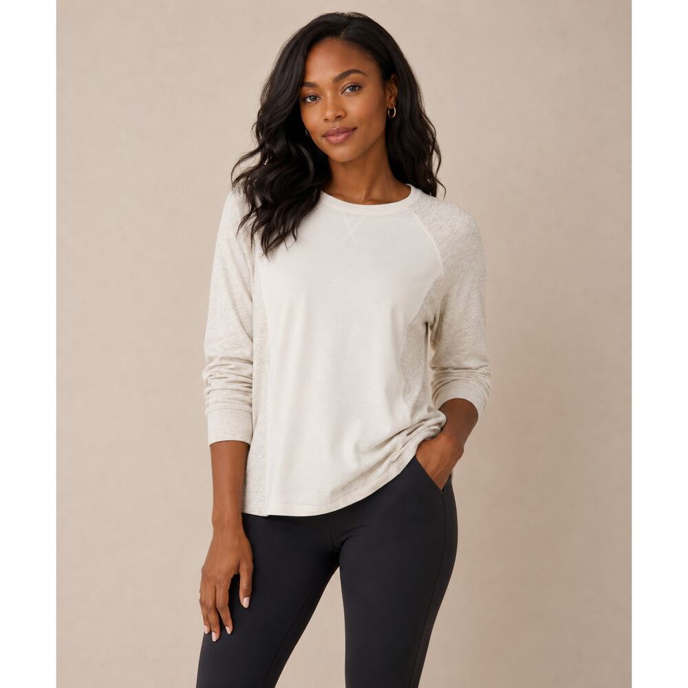 D & Co Active Cream Pullover Crewneck Sweatshirt with pockets Athleisure Size M